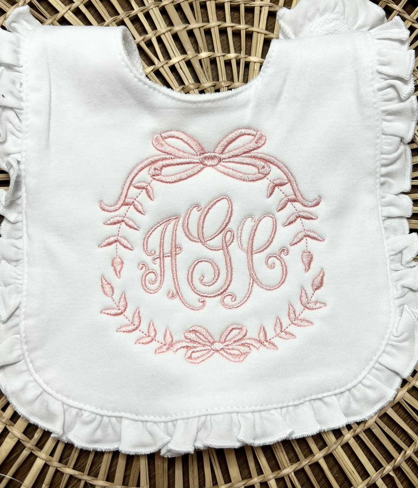 Monotone Laurel monogram frame